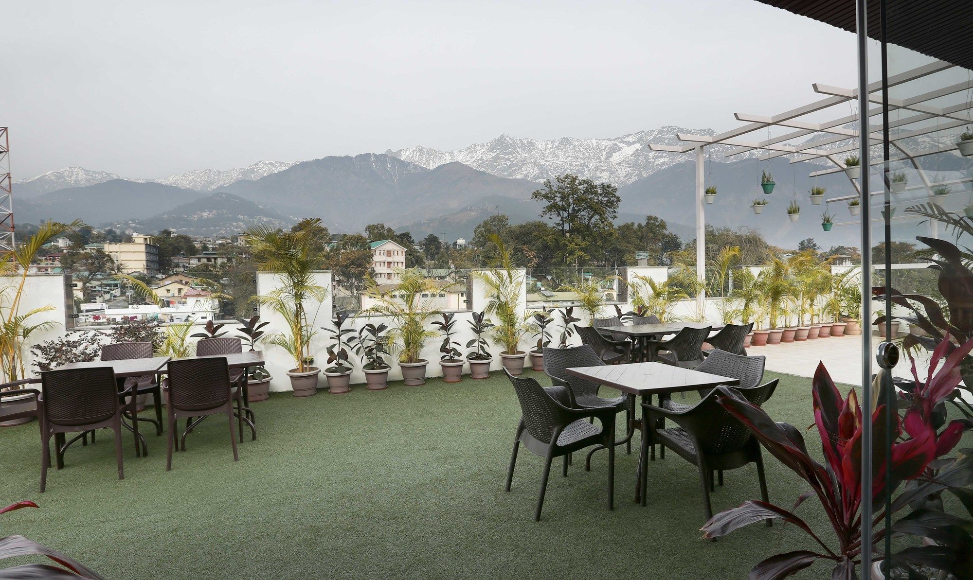 Hotel Treebo Trend Gk Conifer Dharamshala Exterior foto